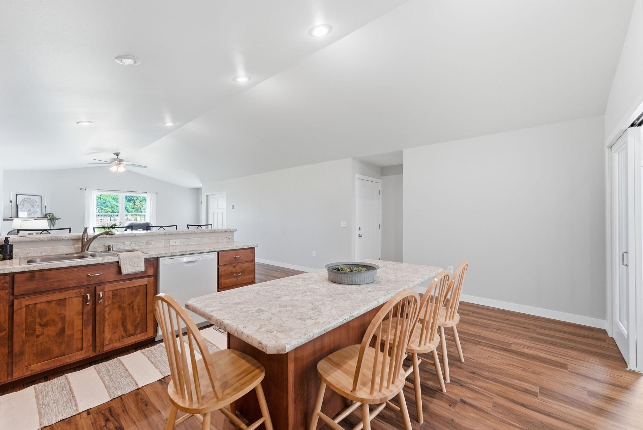 2017 townhouse for sale at 357 Old Glory Drive NE in Alexandria, MN — 2 bed, 3 bath (photo 15 of 33)