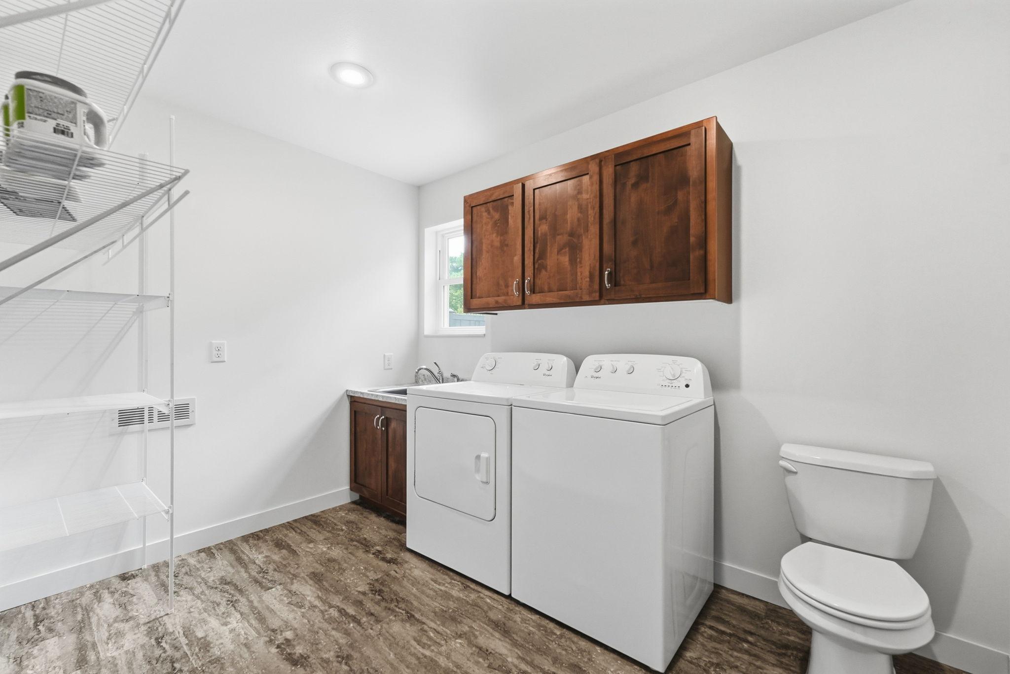2017 townhouse for sale at 357 Old Glory Drive NE in Alexandria, MN — 2 bed, 3 bath (photo 27 of 33)