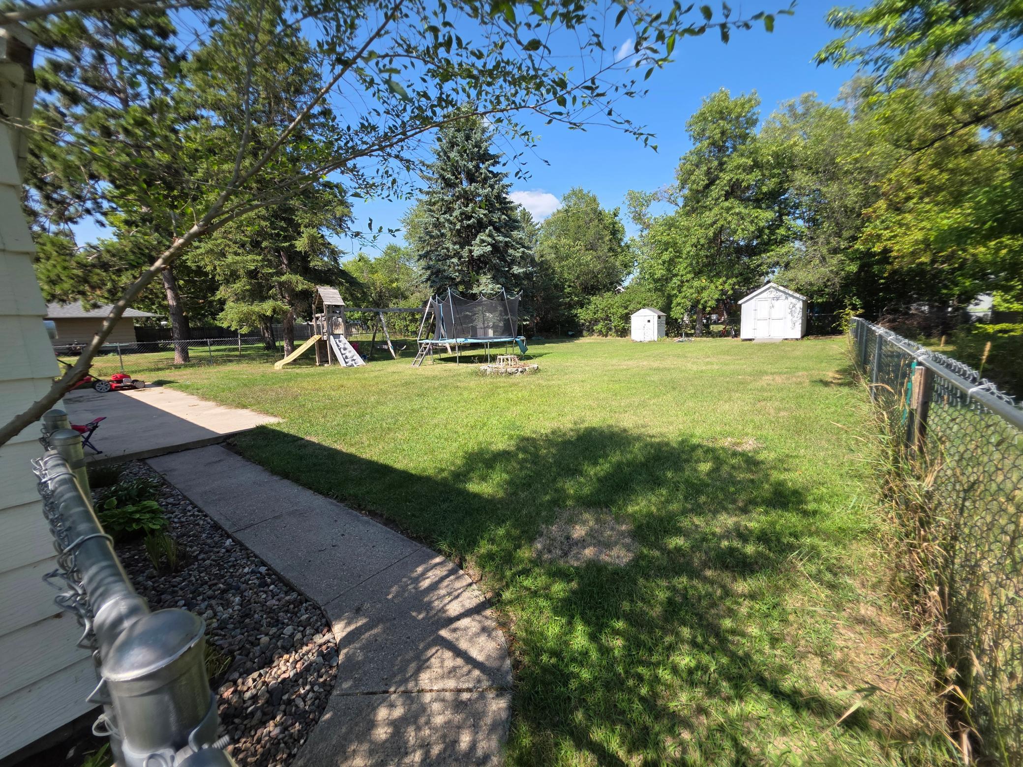 1954 single family home for sale at 434 5th Street SW in Perham, MN — 5 bed, 3 bath (photo 4 of 5)
