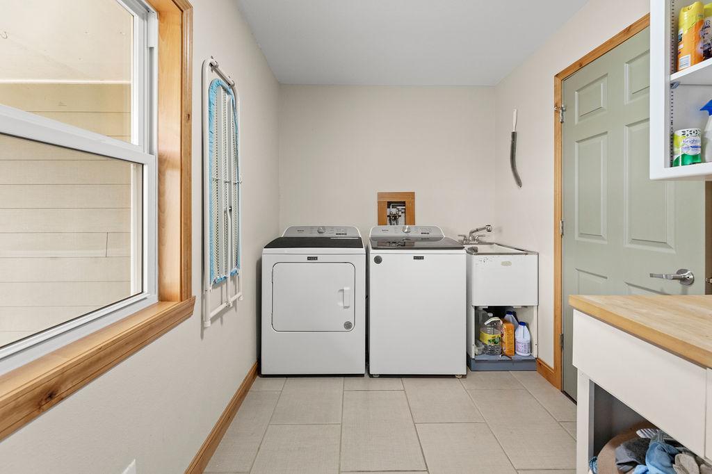 1979 single family home for sale at 175 250th Street N in Hawley, MN — 5 bed, 4 bath (photo 19 of 40)