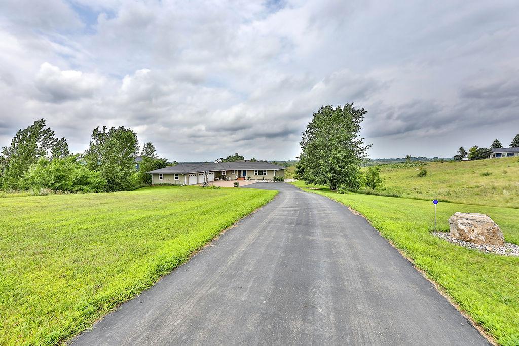 1979 single family home for sale at 175 250th Street N in Hawley, MN — 5 bed, 4 bath (photo 3 of 40)