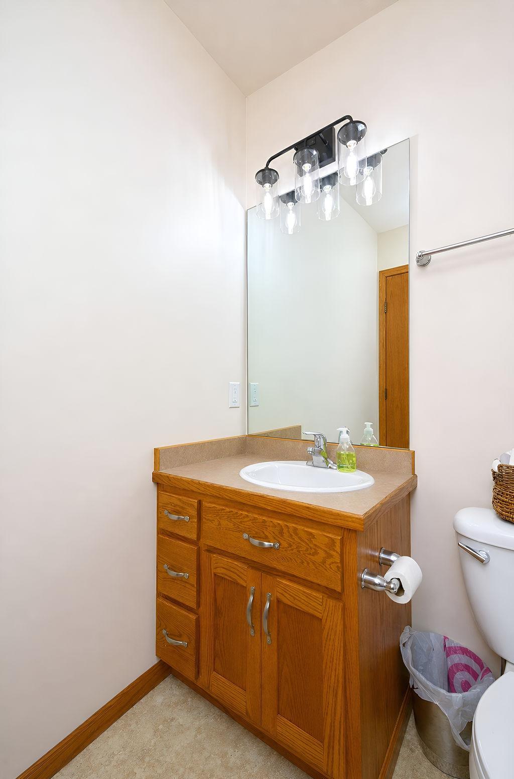 2009 single family home for sale at 1809 Pentland Street in West Fargo, ND — 4 bed, 5 bath (photo 18 of 47)