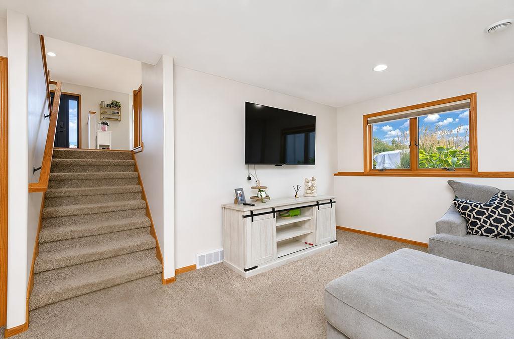 2009 single family home for sale at 1809 Pentland Street in West Fargo, ND — 4 bed, 5 bath (photo 28 of 47)