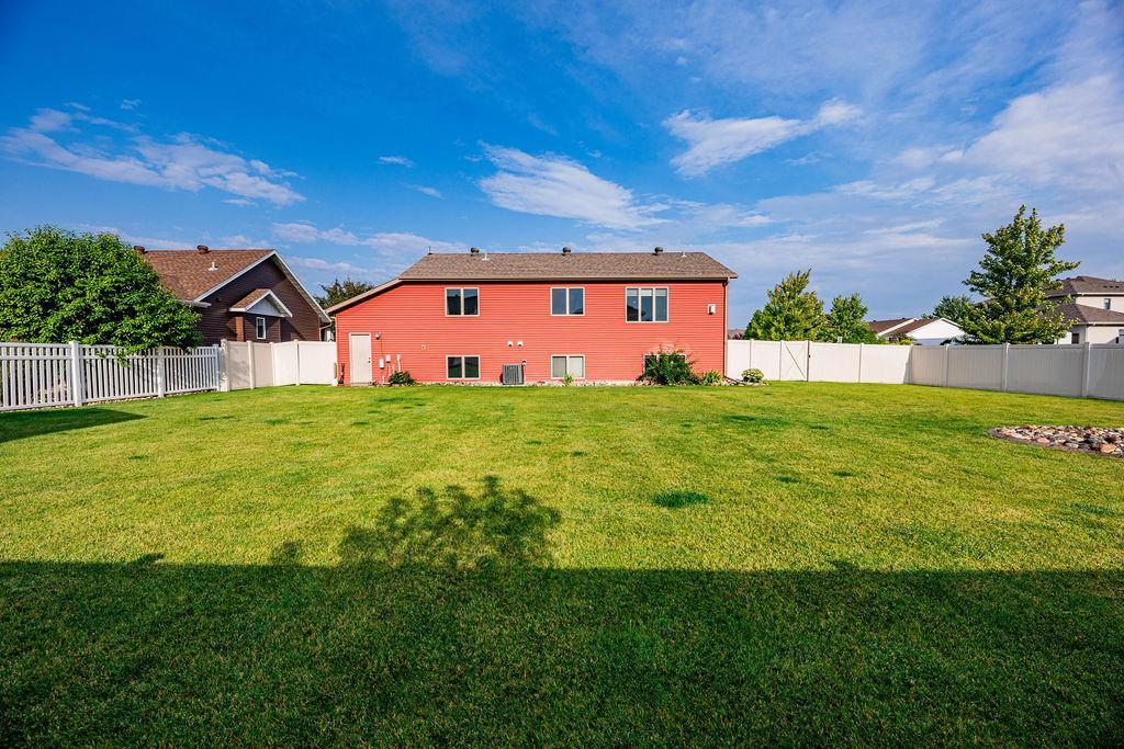2009 single family home for sale at 1809 Pentland Street in West Fargo, ND — 4 bed, 5 bath (photo 46 of 47)
