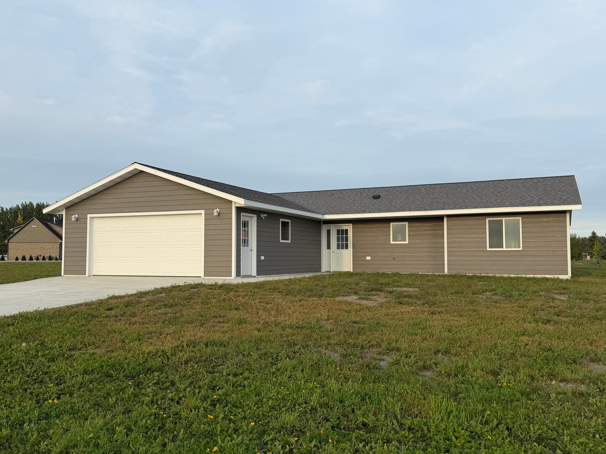 2025 single family home for sale at 1200 Main Avenue S in Roseau, MN — 3 bed, 2 bath