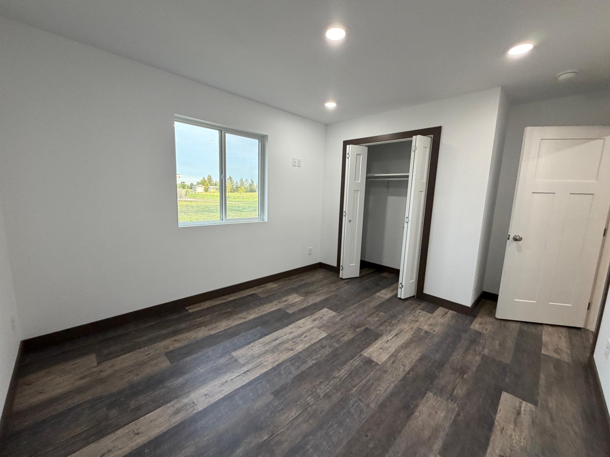 2025 single family home for sale at 1200 Main Avenue S in Roseau, MN — 3 bed, 2 bath (photo 19 of 25)
