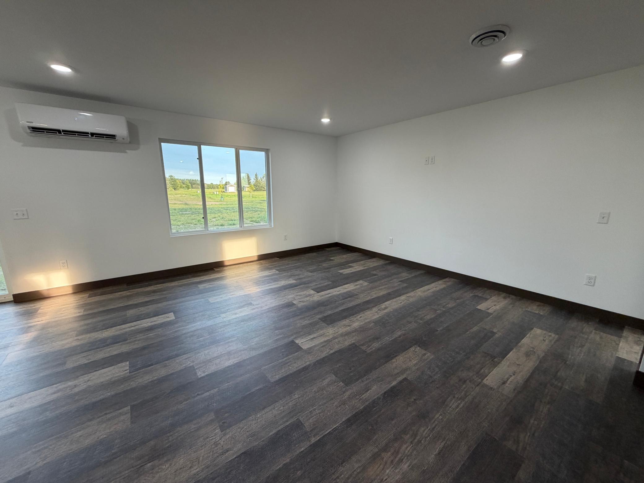 2025 single family home for sale at 1200 Main Avenue S in Roseau, MN — 3 bed, 2 bath (photo 5 of 25)