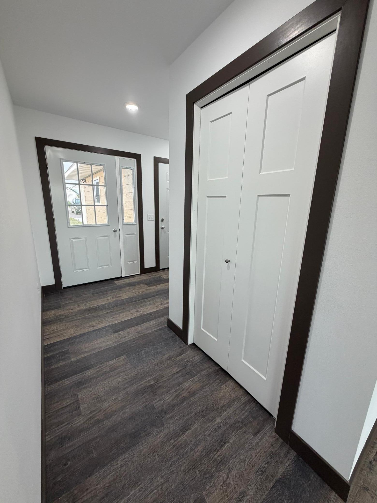 2025 single family home for sale at 100 Oak Crest Blvd in Roseau, MN — 3 bed, 2 bath (photo 2 of 23)
