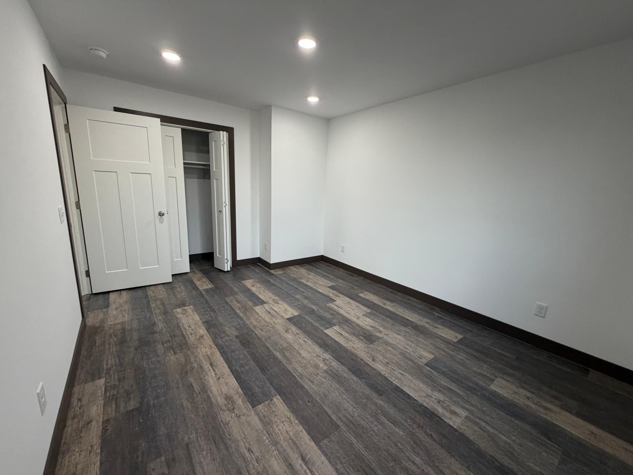 2025 single family home for sale at 100 Oak Crest Blvd in Roseau, MN — 3 bed, 2 bath (photo 21 of 23)