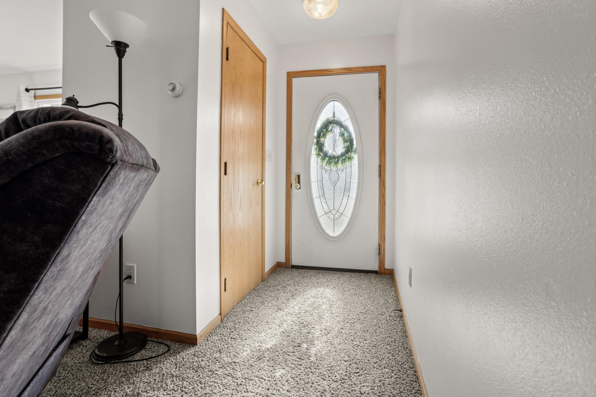 1950 single family home for sale at 332 Willow Street E in Detroit Lakes, MN — 2 bed, 1 bath (photo 2 of 37)
