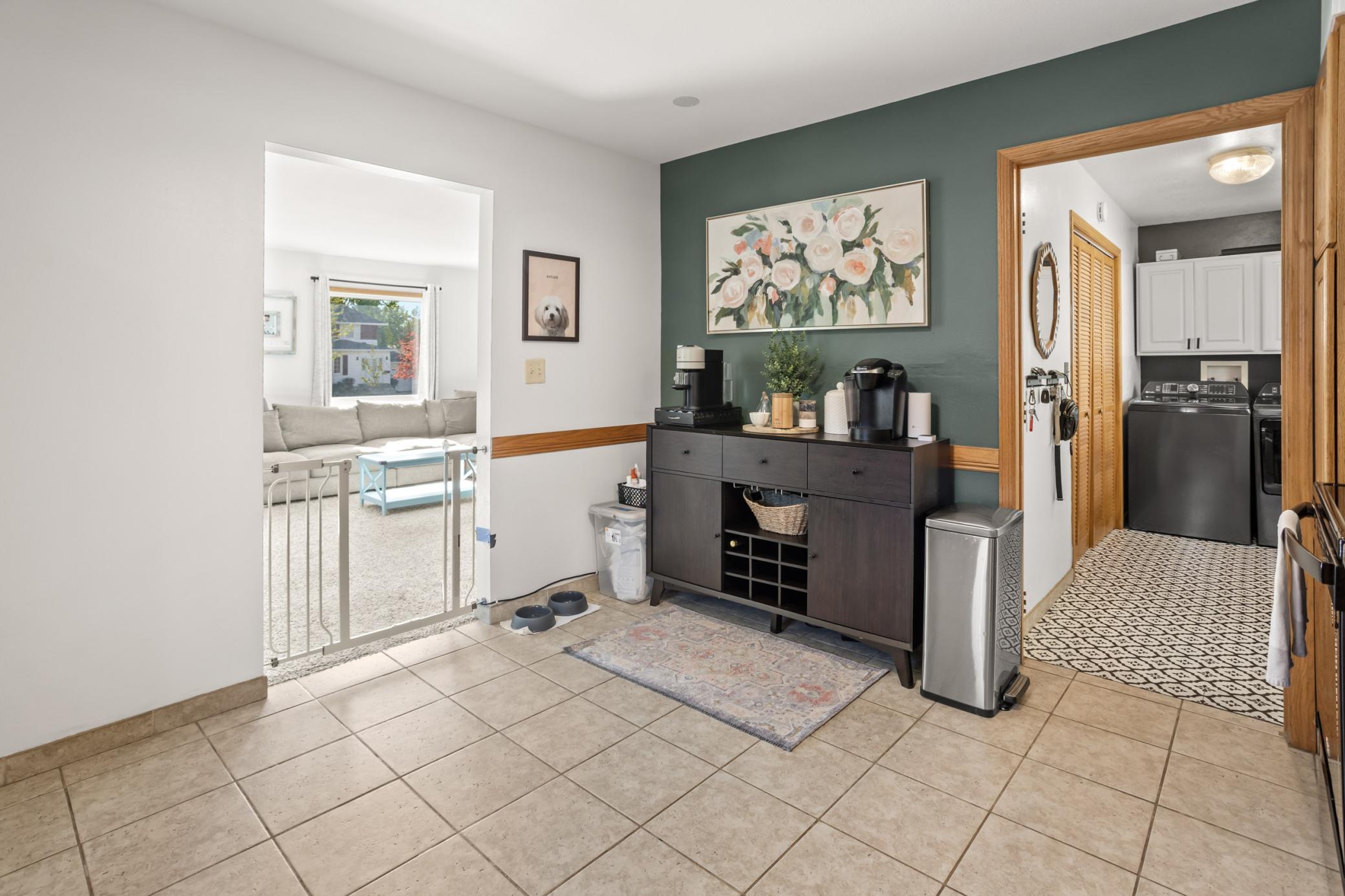 1950 single family home for sale at 332 Willow Street E in Detroit Lakes, MN — 2 bed, 1 bath (photo 11 of 37)