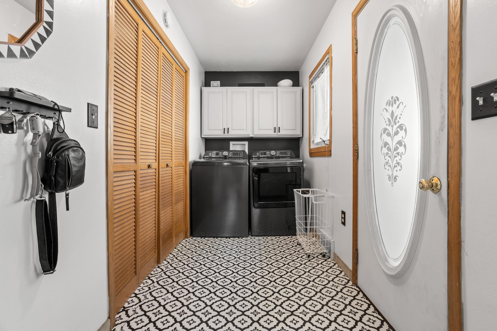 1950 single family home for sale at 332 Willow Street E in Detroit Lakes, MN — 2 bed, 1 bath (photo 20 of 37)