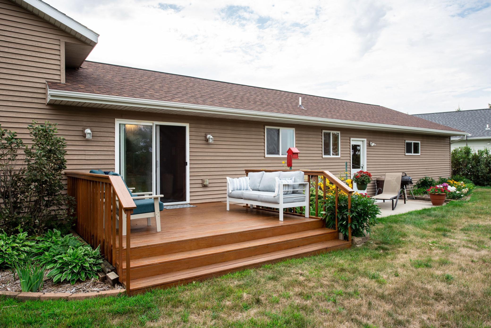 2003 single family home for sale at 614 W Colfax Street in Parkers Prairie, MN — 4 bed, 2 bath (photo 26 of 34)