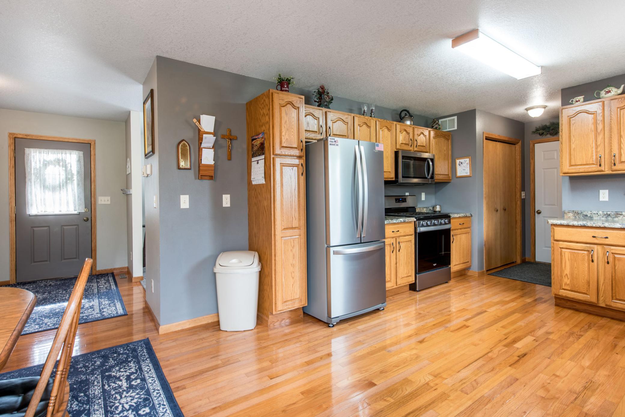 2003 single family home for sale at 614 W Colfax Street in Parkers Prairie, MN — 4 bed, 2 bath (photo 6 of 34)