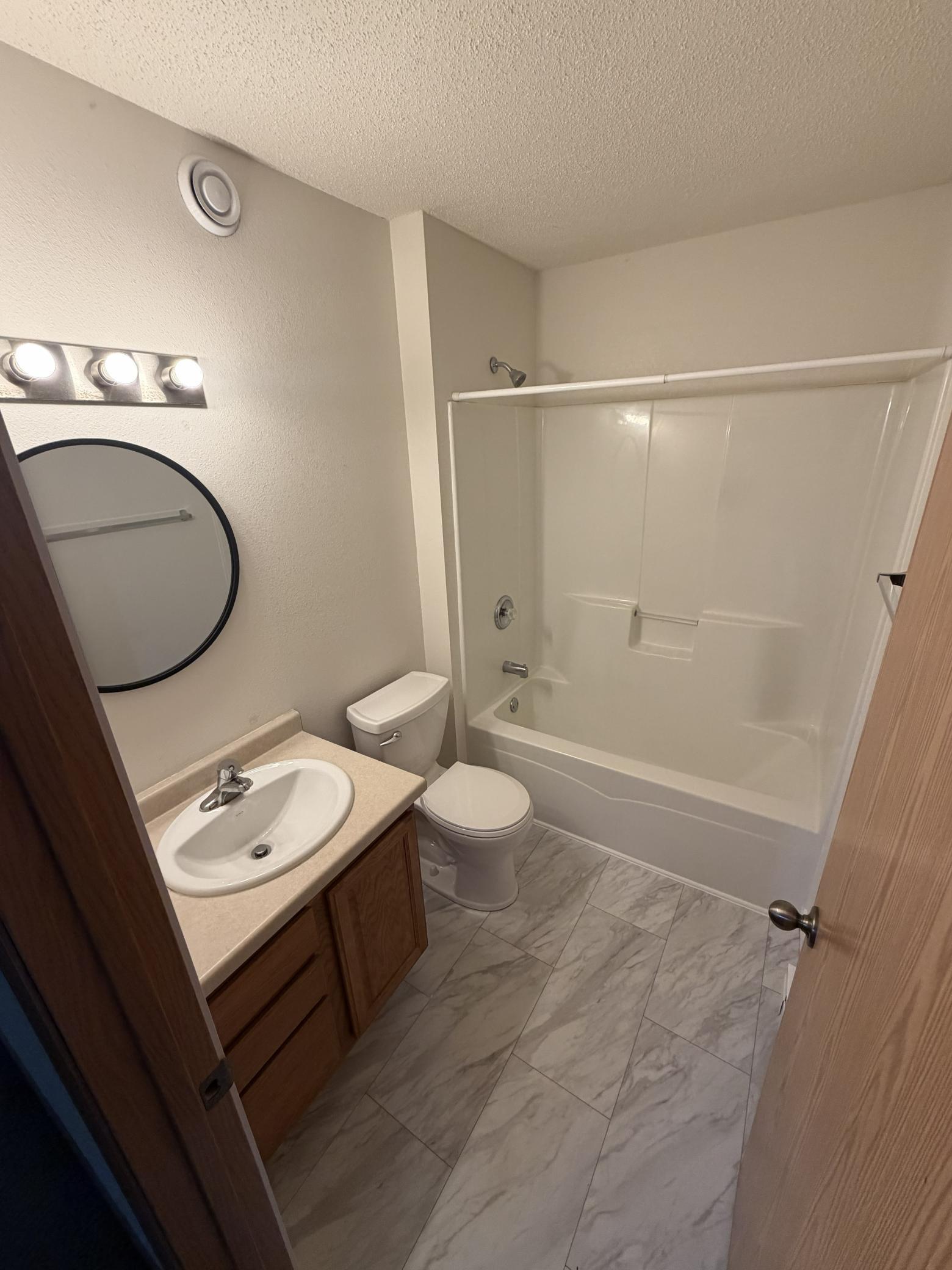 2008 single family home for sale at 3016 32nd Avenue S in Moorhead, MN — 3 bed, 2 bath (photo 22 of 28)