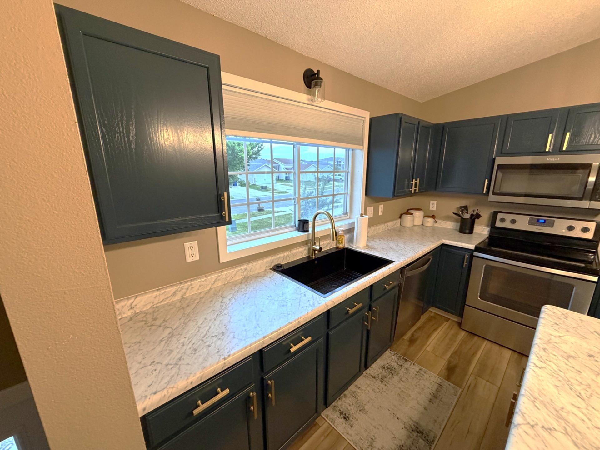 2008 single family home for sale at 3016 32nd Avenue S in Moorhead, MN — 3 bed, 2 bath (photo 9 of 28)