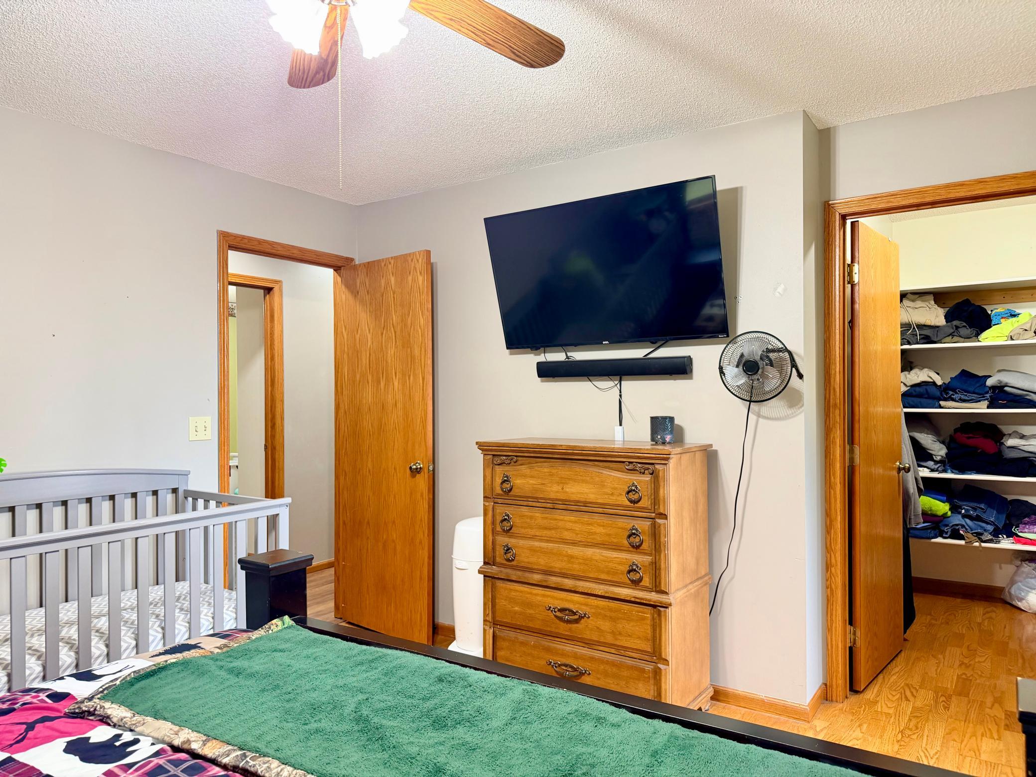 1995 single family home for sale at 506 Jackson Street E in Parkers Prairie, MN — 3 bed, 2 bath (photo 11 of 46)