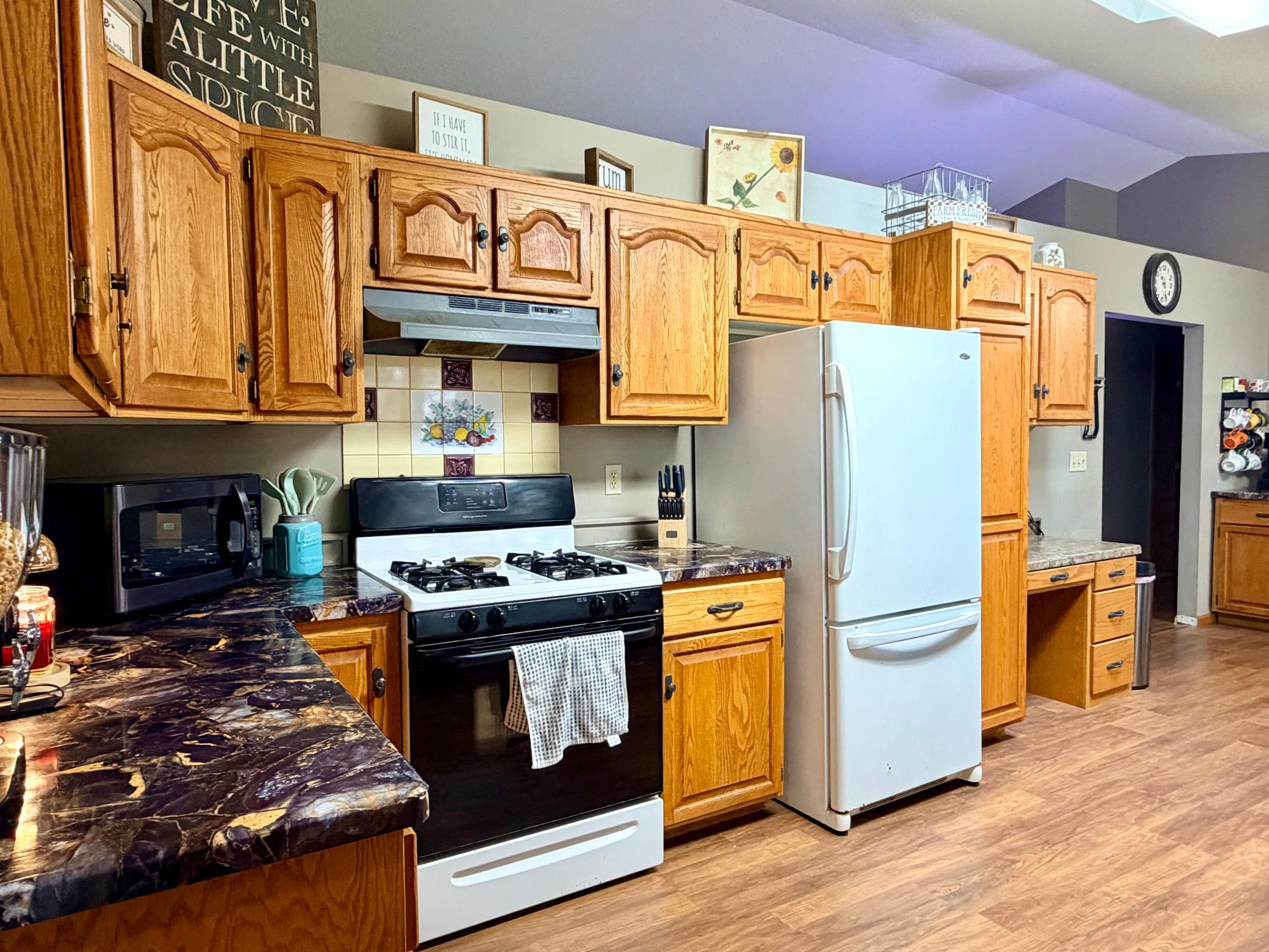 1995 single family home for sale at 506 Jackson Street E in Parkers Prairie, MN — 3 bed, 2 bath (photo 18 of 46)