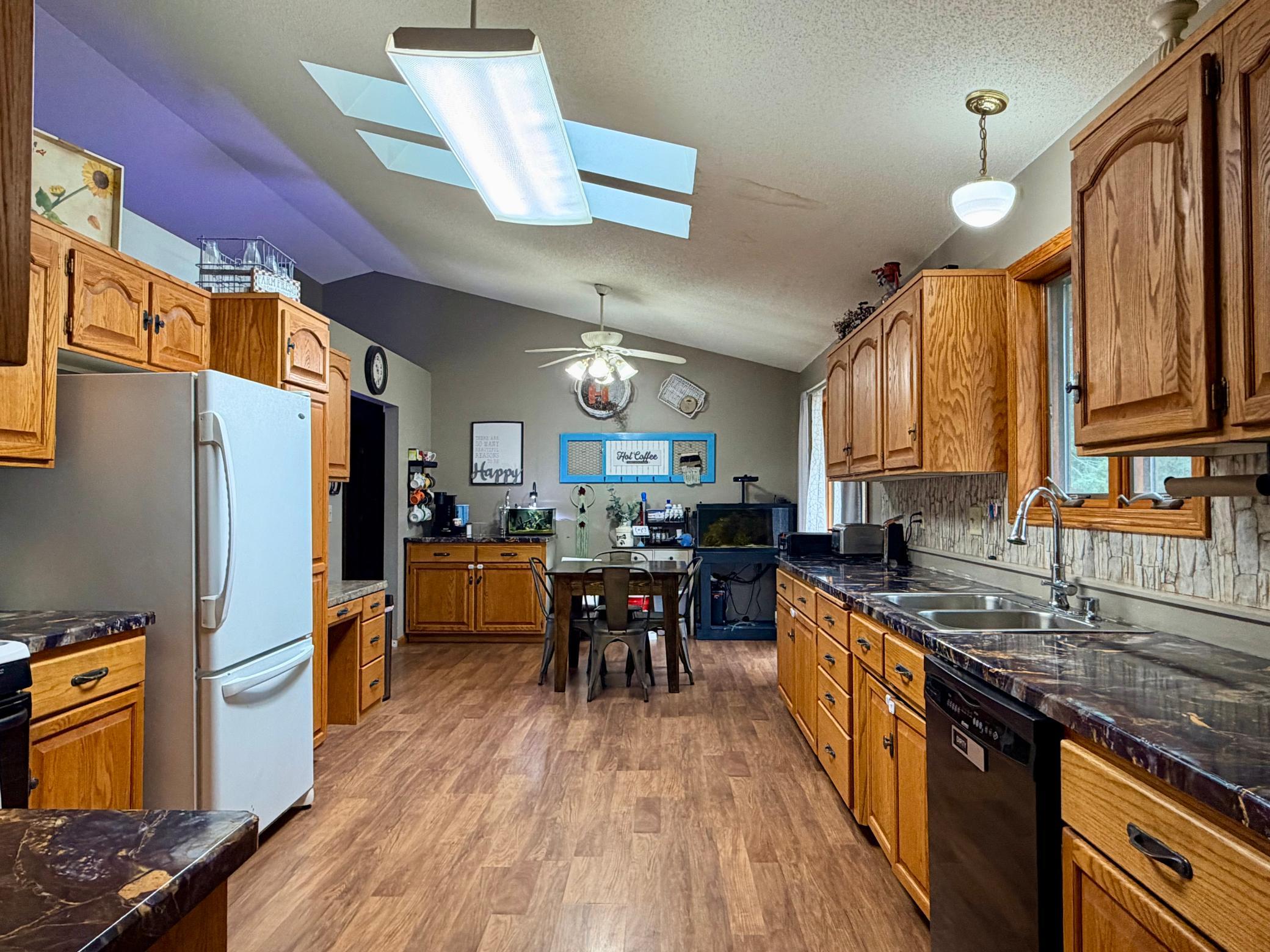 1995 single family home for sale at 506 Jackson Street E in Parkers Prairie, MN — 3 bed, 2 bath (photo 19 of 46)