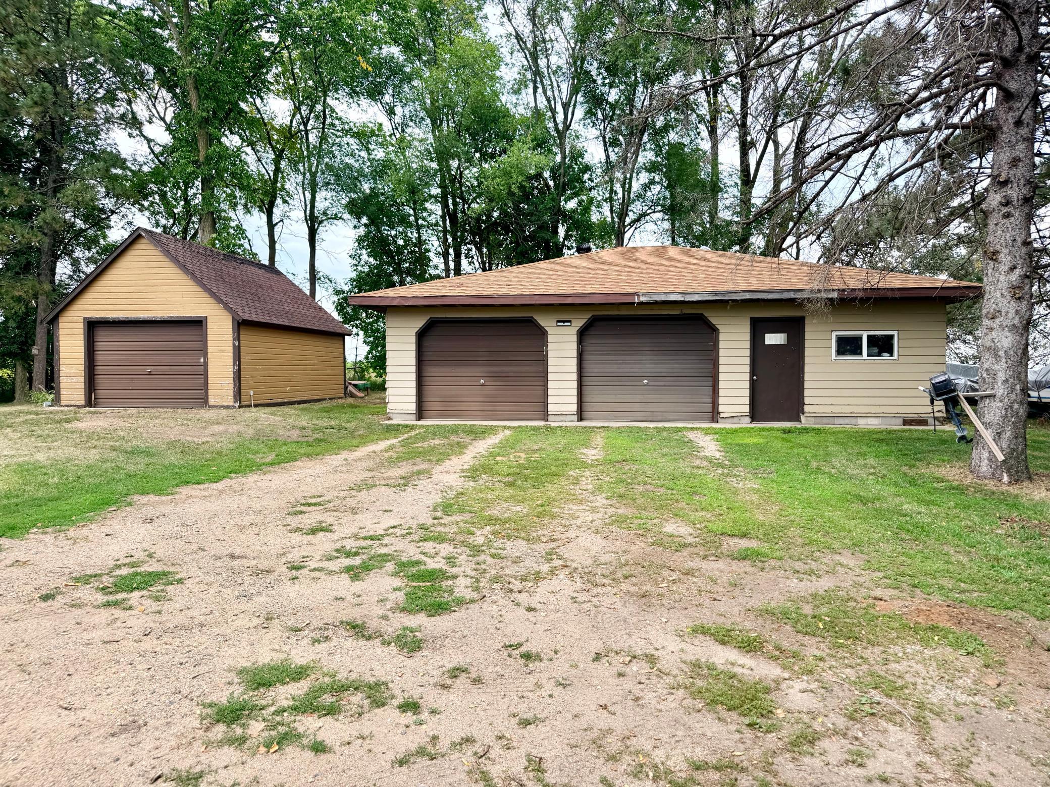 1995 single family home for sale at 506 Jackson Street E in Parkers Prairie, MN — 3 bed, 2 bath (photo 3 of 46)