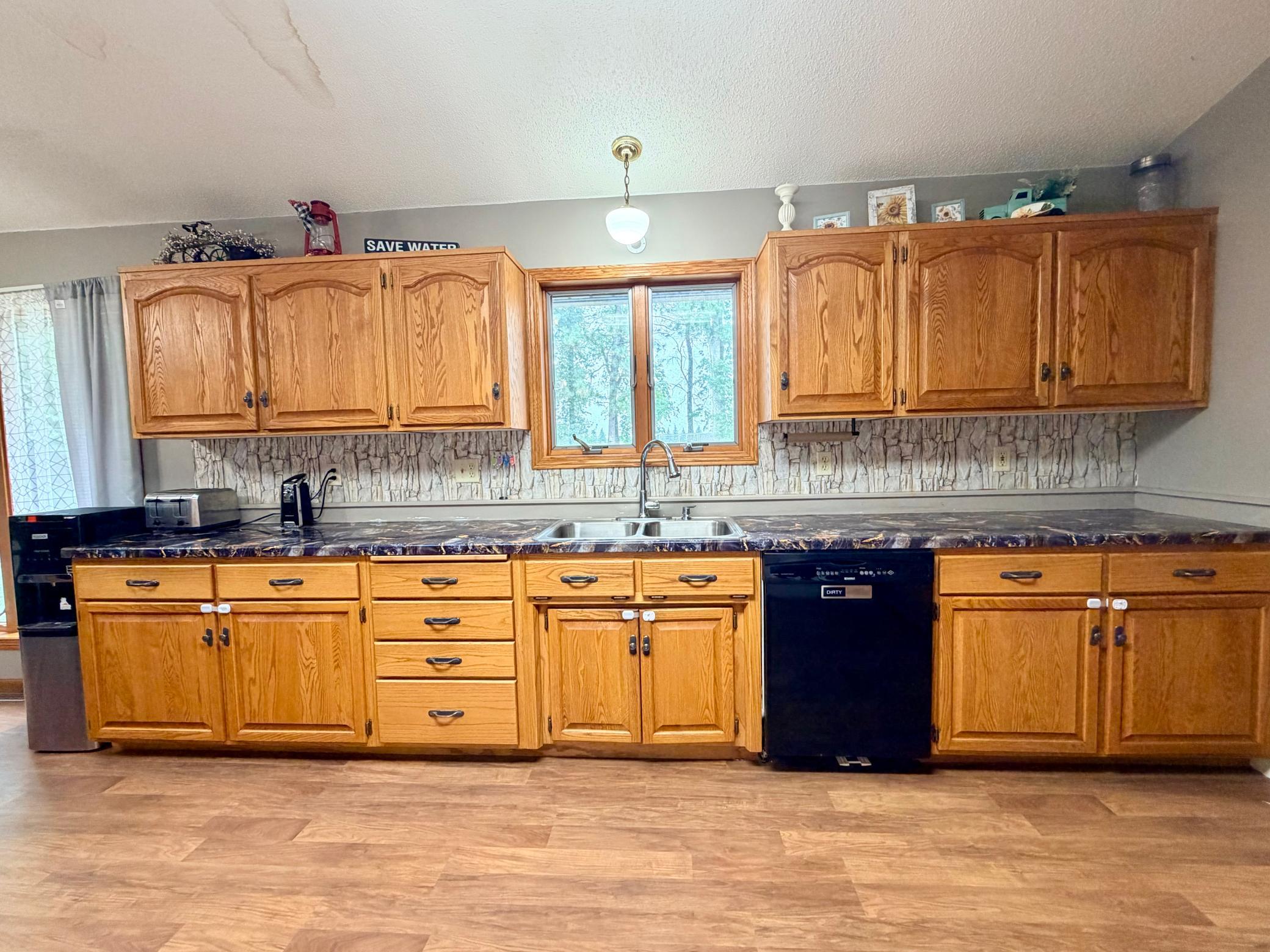 1995 single family home for sale at 506 Jackson Street E in Parkers Prairie, MN — 3 bed, 2 bath (photo 21 of 46)