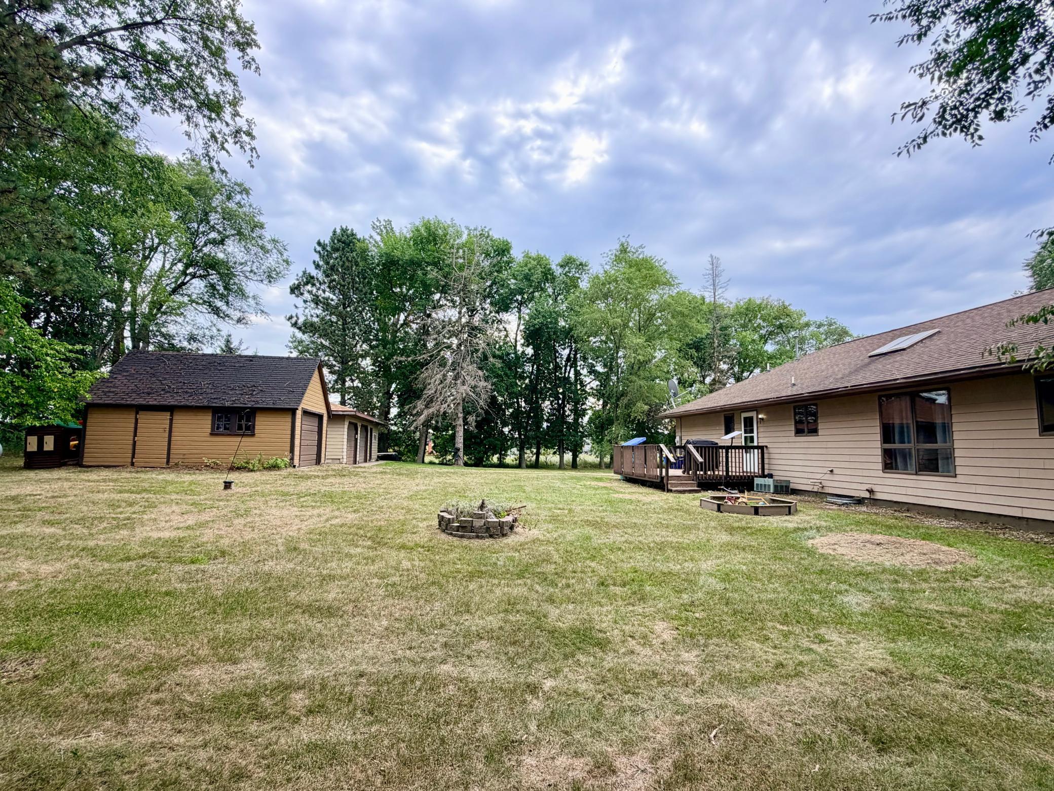 1995 single family home for sale at 506 Jackson Street E in Parkers Prairie, MN — 3 bed, 2 bath (photo 38 of 46)