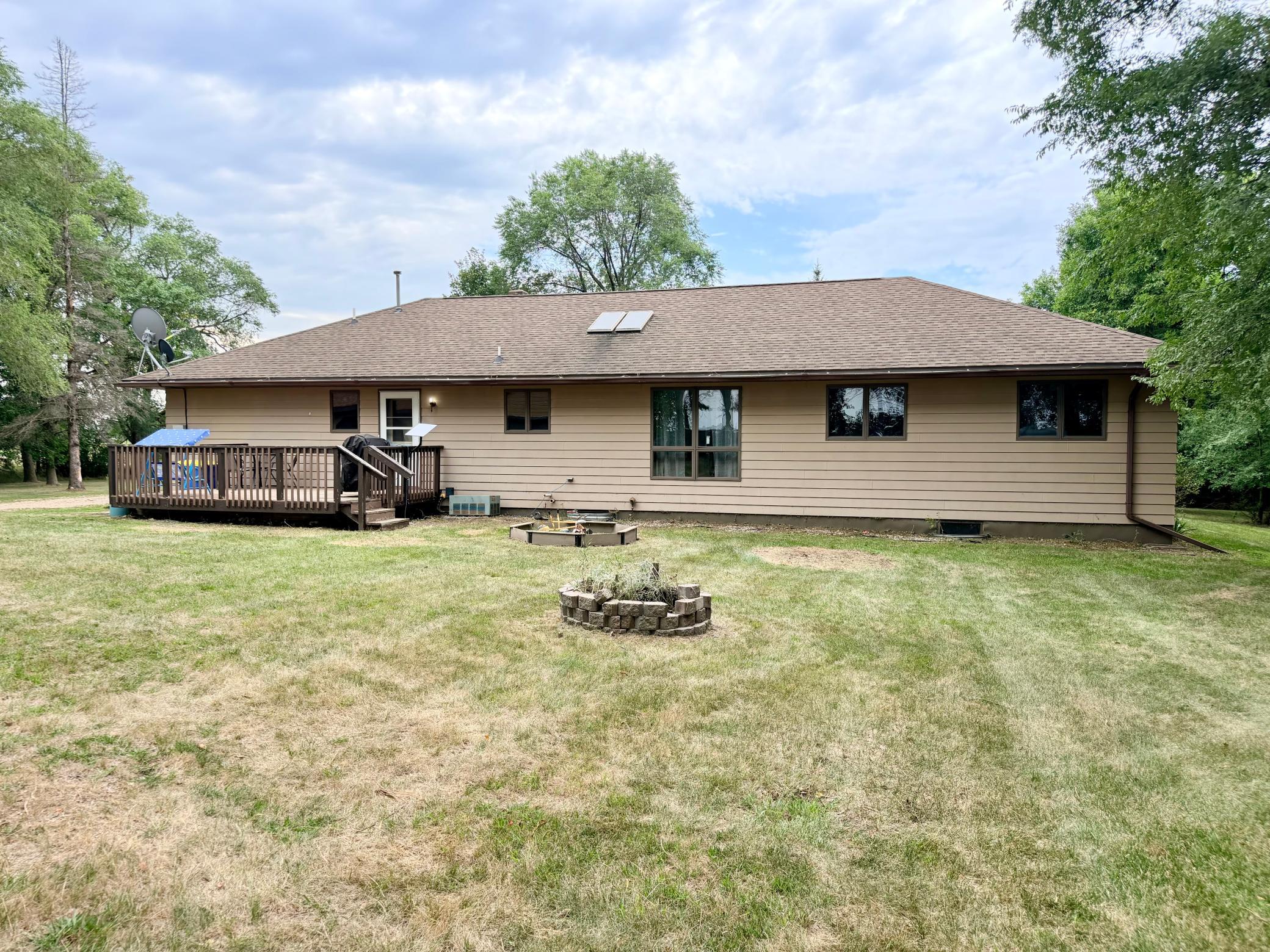 1995 single family home for sale at 506 Jackson Street E in Parkers Prairie, MN — 3 bed, 2 bath (photo 39 of 46)