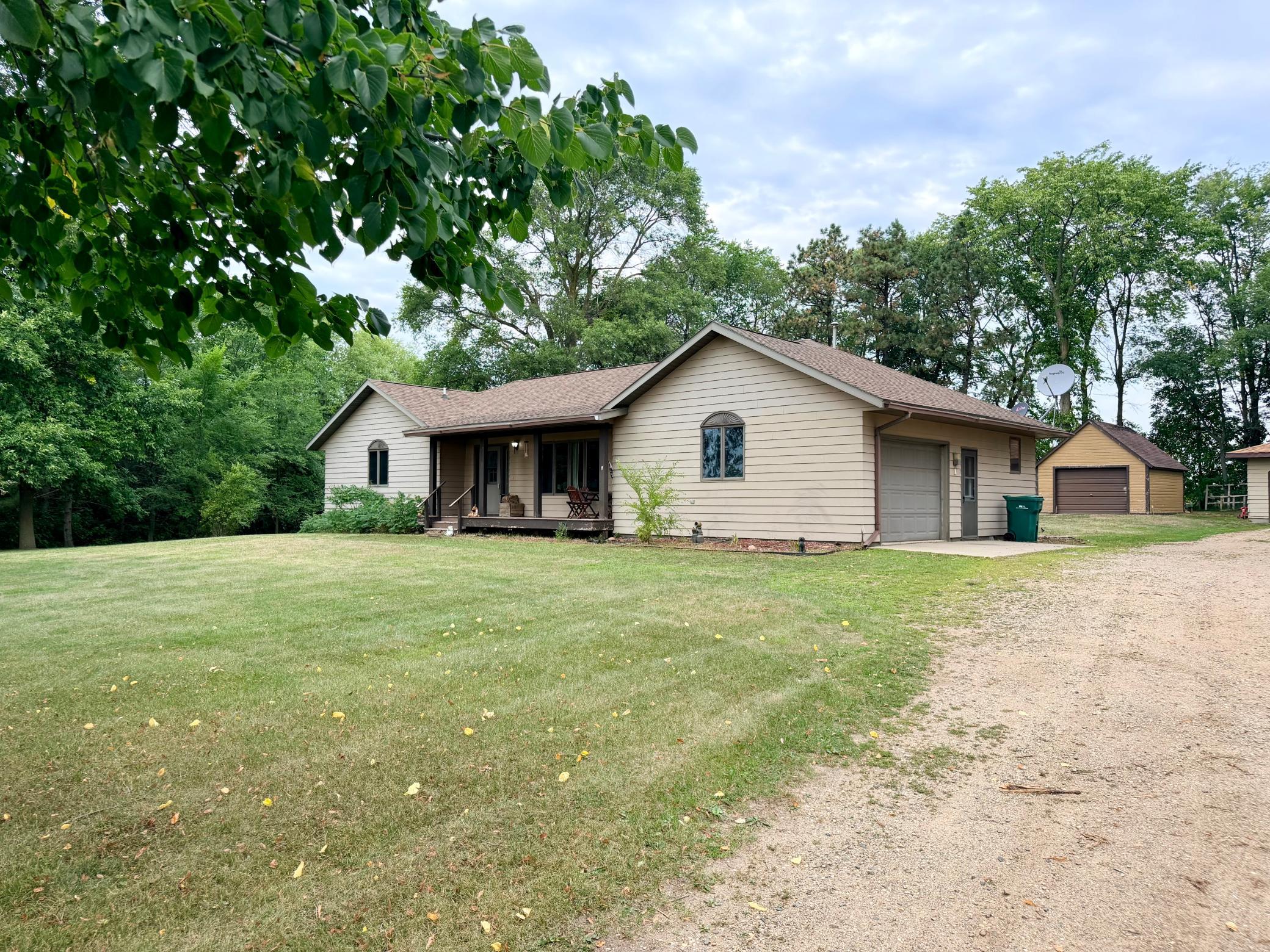 1995 single family home for sale at 506 Jackson Street E in Parkers Prairie, MN — 3 bed, 2 bath (photo 45 of 46)