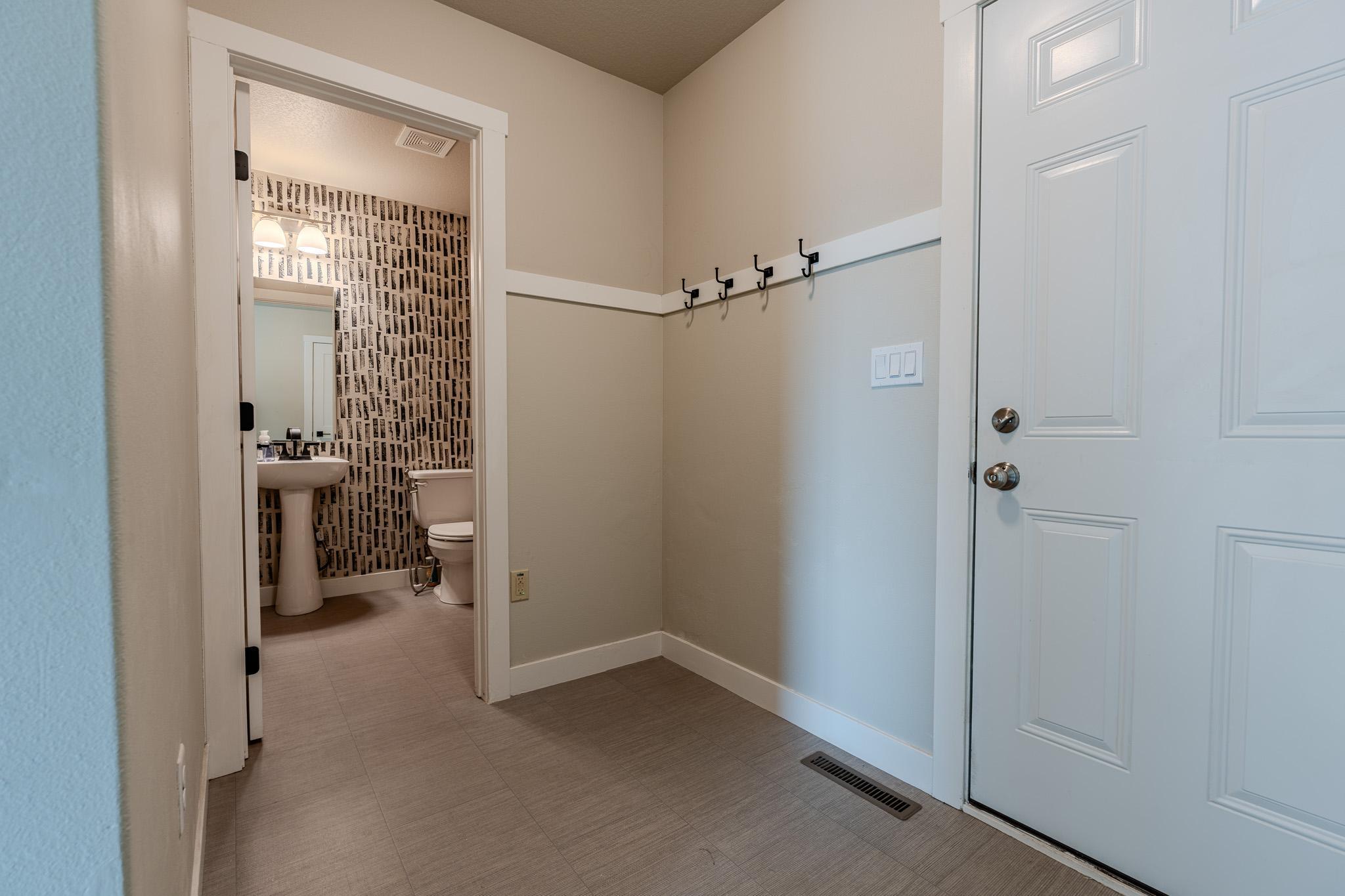 2017 single family home for sale at 6204 63rd Avenue S in Fargo, ND — 5 bed, 4 bath (photo 13 of 74)