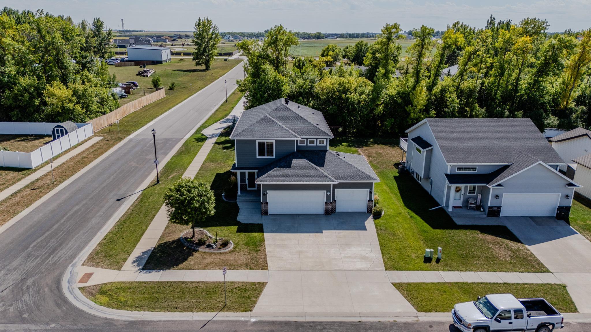 2017 single family home for sale at 6204 63rd Avenue S in Fargo, ND — 5 bed, 4 bath (photo 4 of 74)