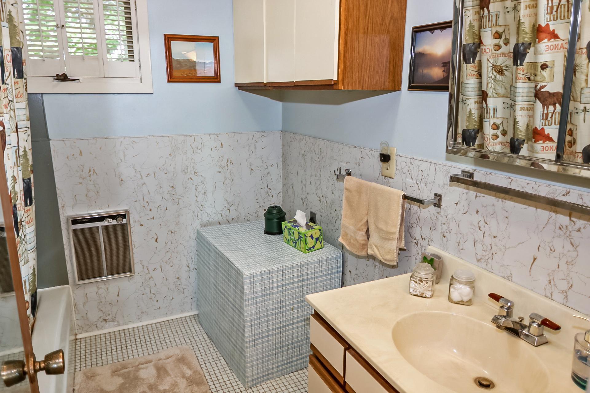 1969 single family home for sale at 5553 Wilderness Road in Pequot Lakes, MN — 2 bed, 2 bath (photo 18 of 36)