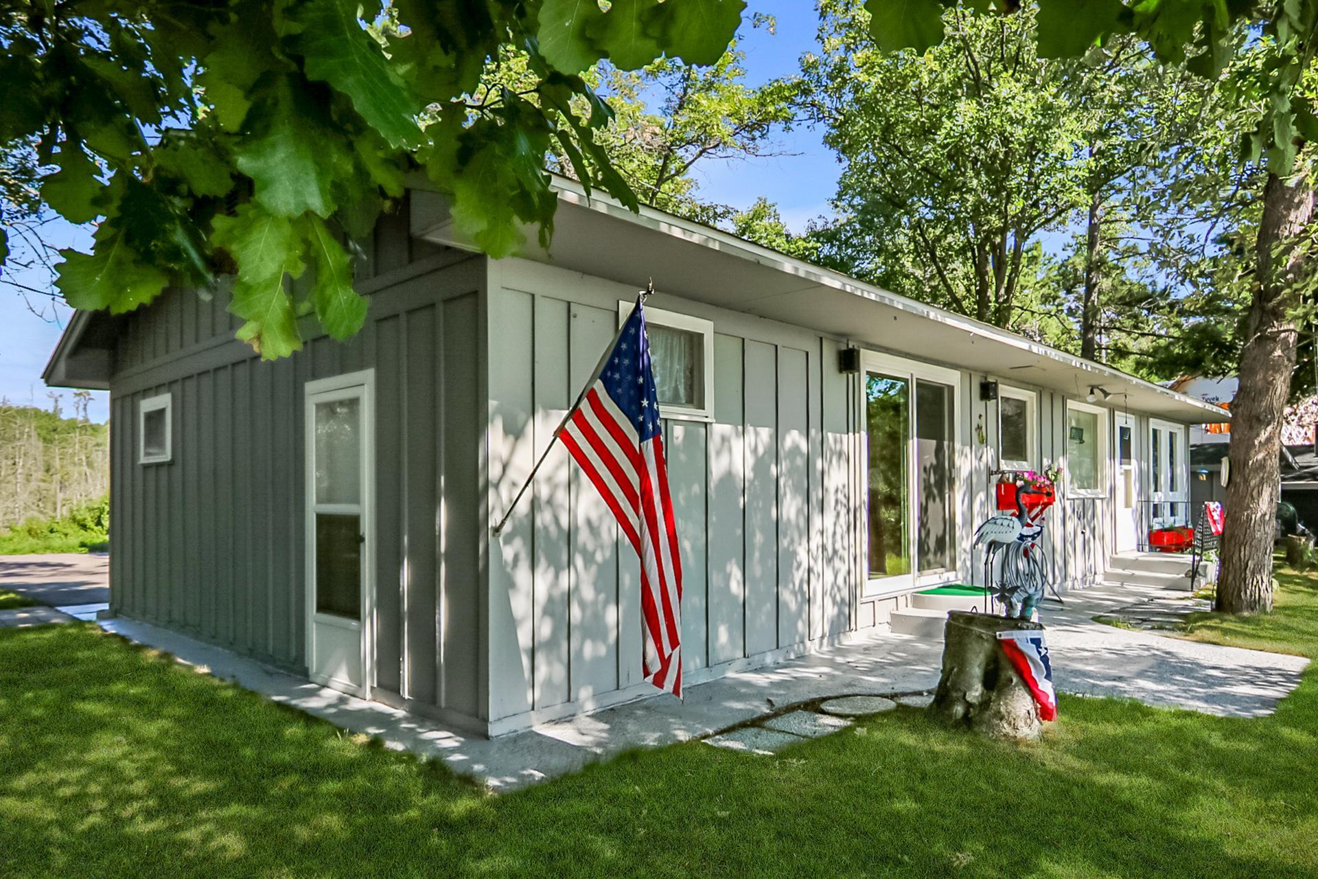 1969 single family home for sale at 5553 Wilderness Road in Pequot Lakes, MN — 2 bed, 2 bath (photo 3 of 36)