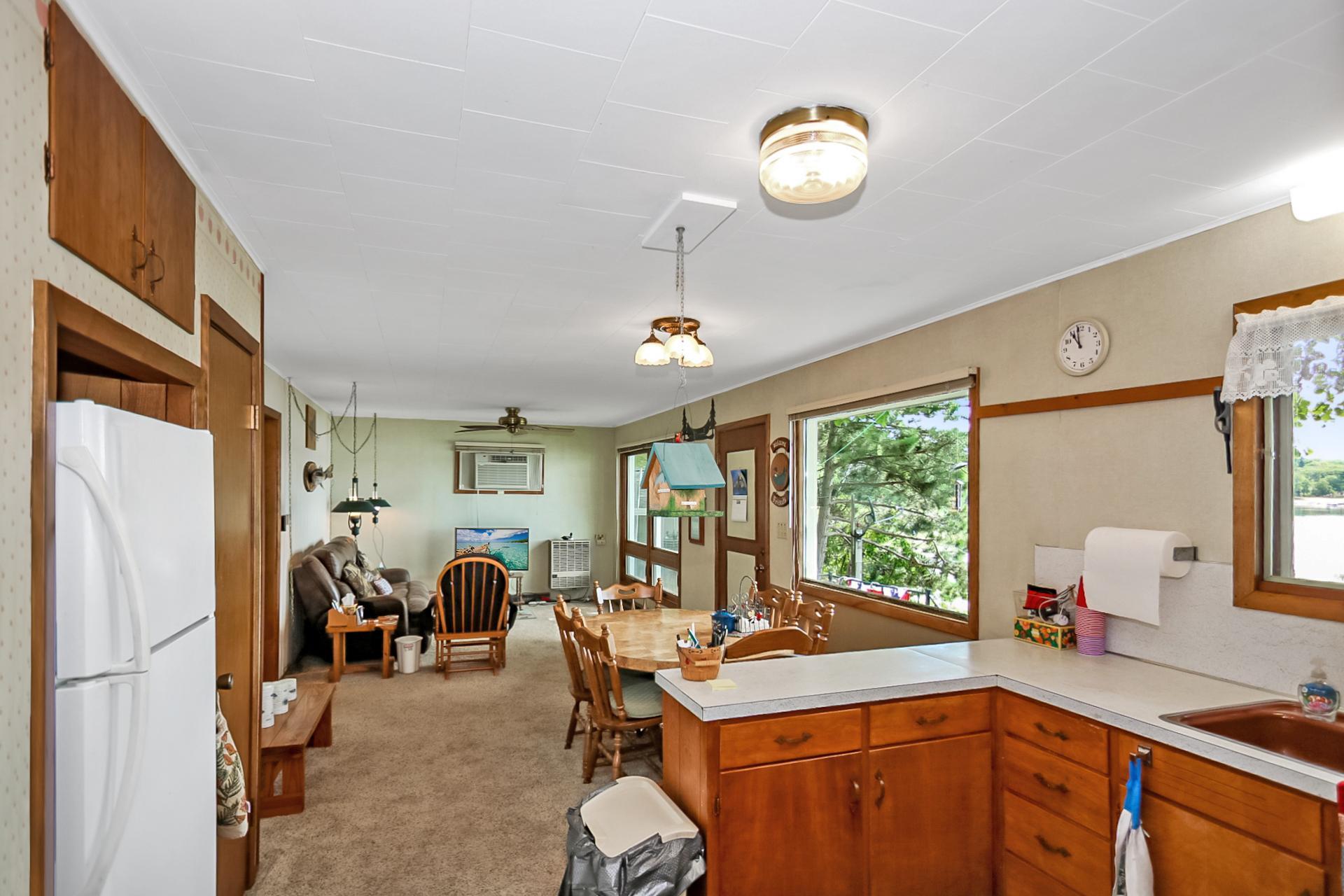 1969 single family home for sale at 5553 Wilderness Road in Pequot Lakes, MN — 2 bed, 2 bath (photo 5 of 36)