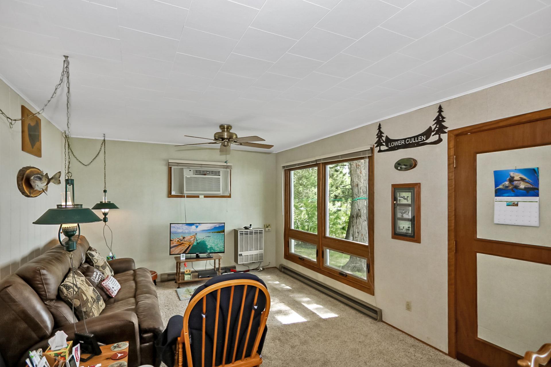 1969 single family home for sale at 5553 Wilderness Road in Pequot Lakes, MN — 2 bed, 2 bath (photo 6 of 36)