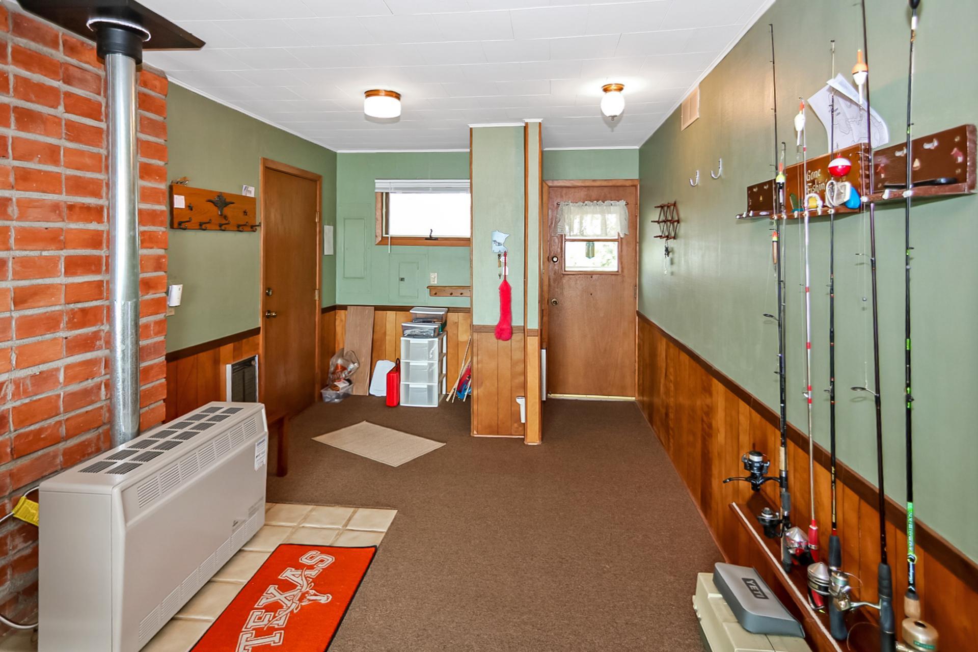 1969 single family home for sale at 5553 Wilderness Road in Pequot Lakes, MN — 2 bed, 2 bath (photo 8 of 36)