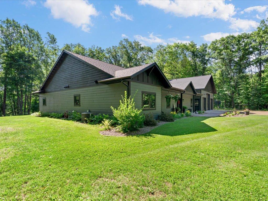 2022 single family home for sale at 19410 Lookout Road in Ironton, MN — 3 bed, 3 bath (photo 12 of 37)