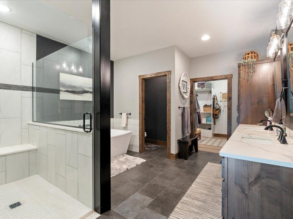 2022 single family home for sale at 19410 Lookout Road in Ironton, MN — 3 bed, 3 bath (photo 18 of 37)