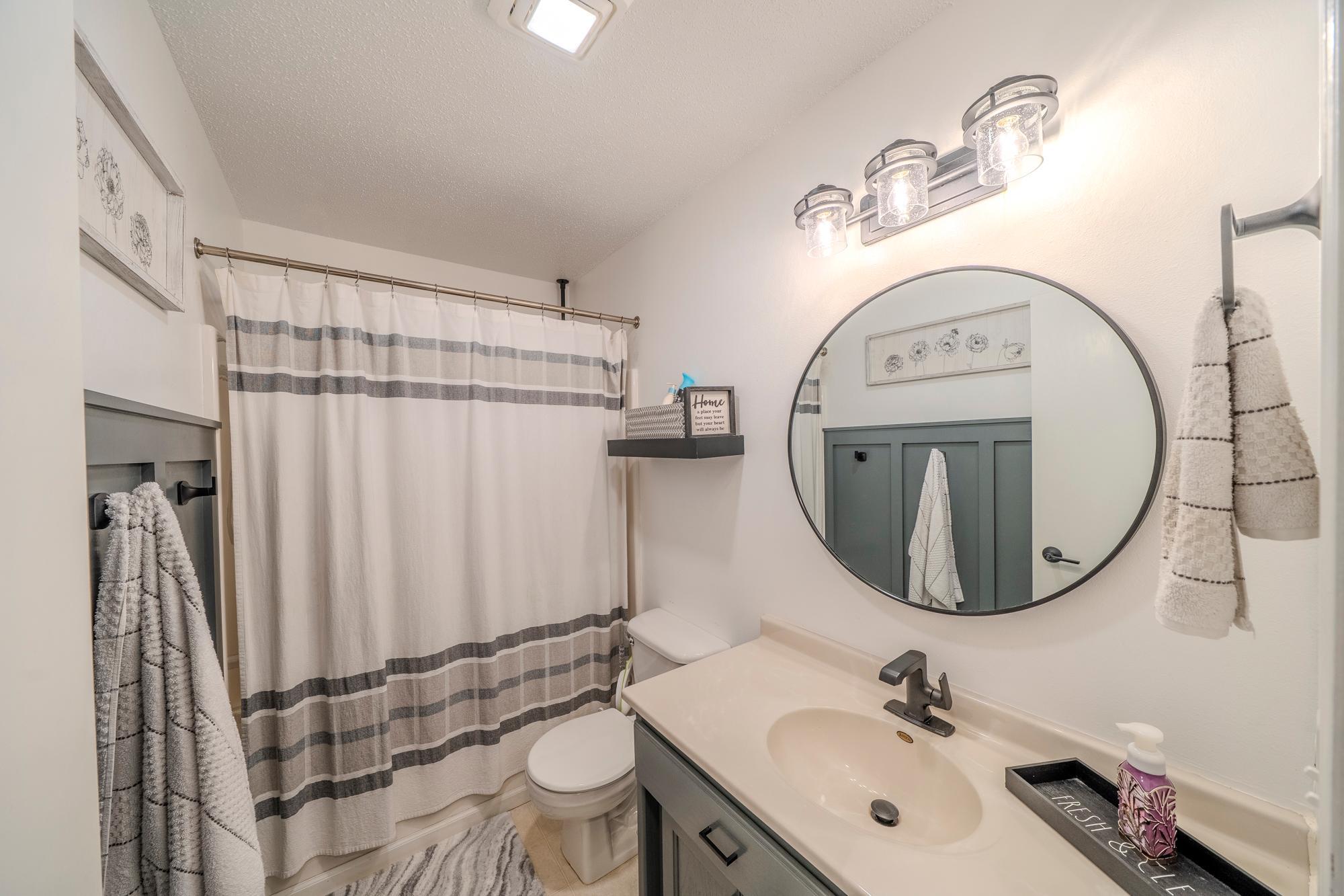 1998 single family home for sale at 2501 PARKVIEW Drive S in Fargo, ND — 4 bed, 3 bath (photo 11 of 32)