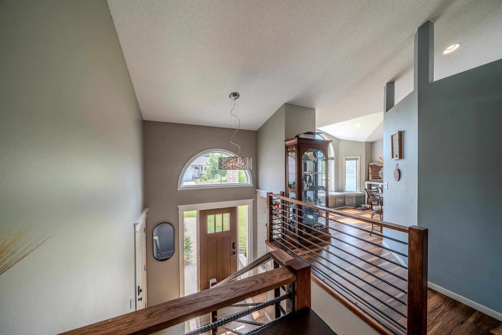 1998 single family home for sale at 2501 PARKVIEW Drive S in Fargo, ND — 4 bed, 3 bath (photo 16 of 32)
