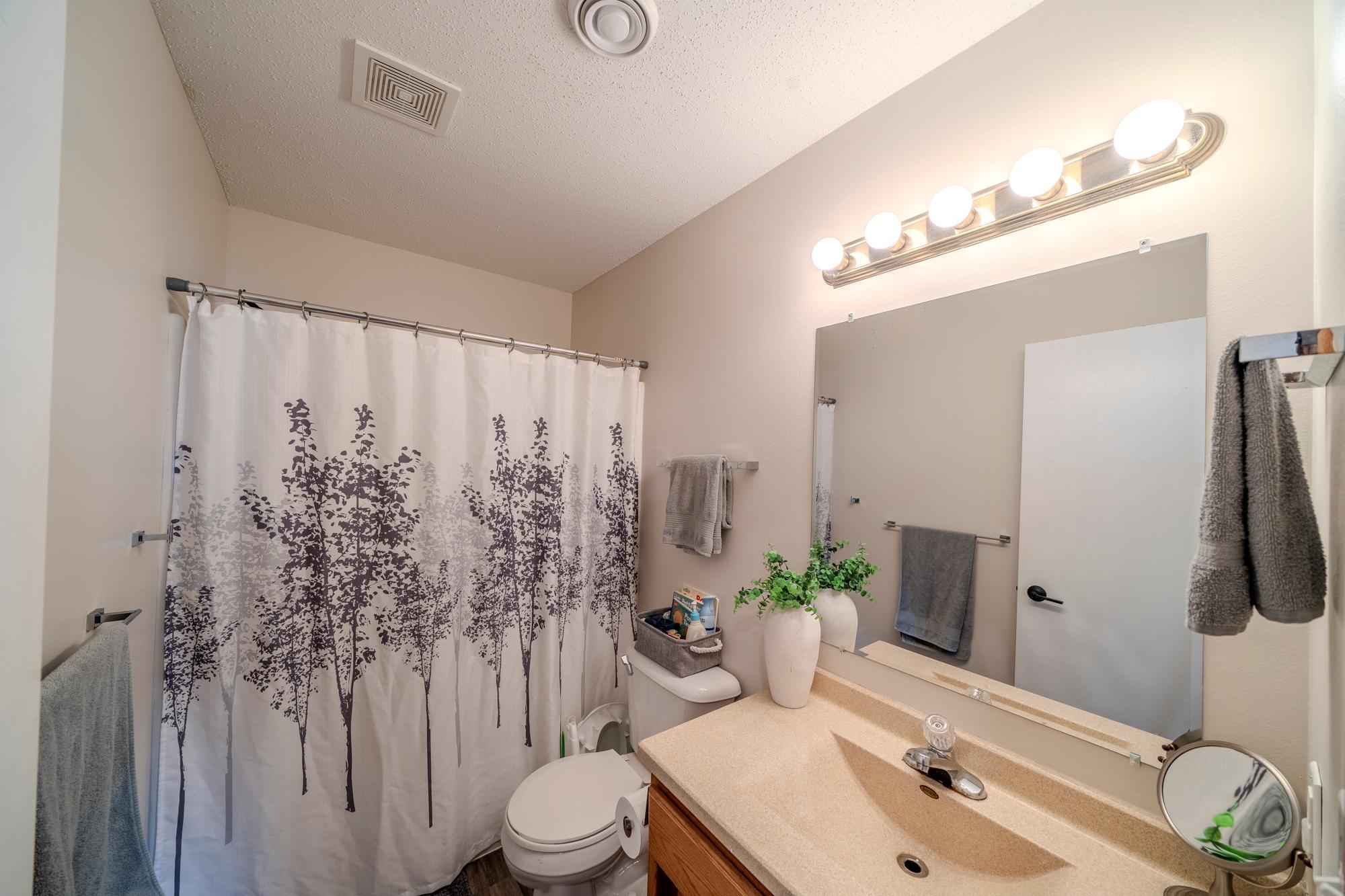 1998 single family home for sale at 2501 PARKVIEW Drive S in Fargo, ND — 4 bed, 3 bath (photo 19 of 32)