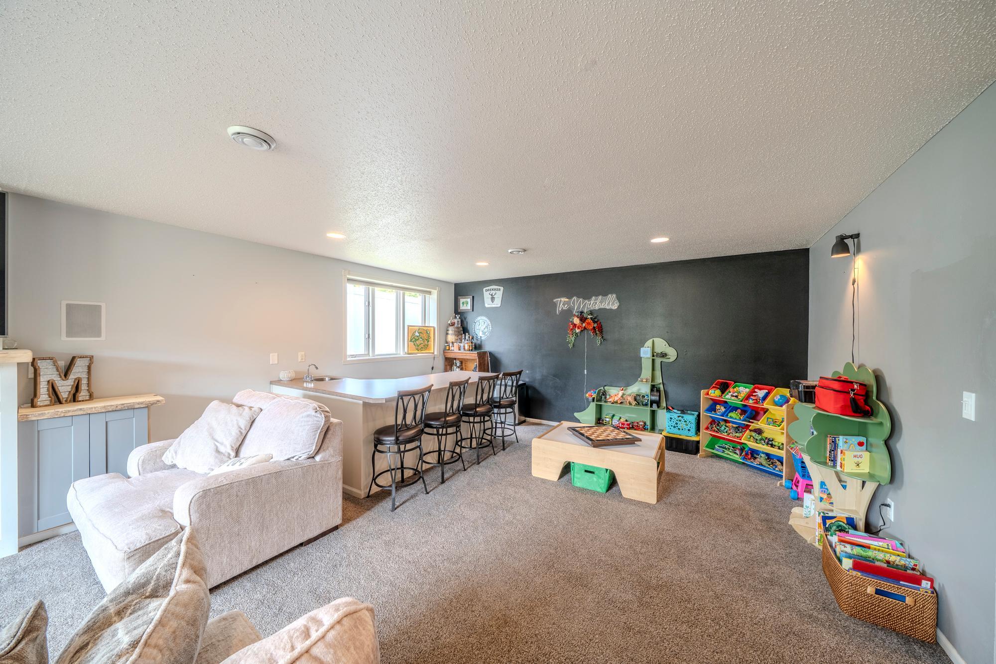 1998 single family home for sale at 2501 PARKVIEW Drive S in Fargo, ND — 4 bed, 3 bath (photo 22 of 32)