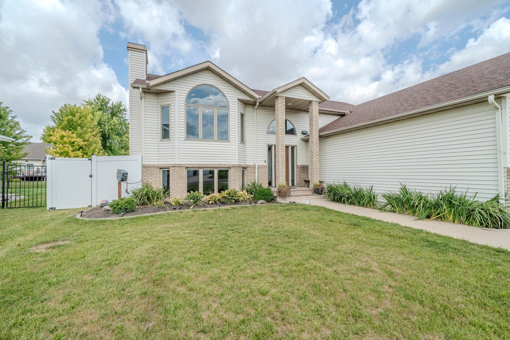 1998 single family home for sale at 2501 PARKVIEW Drive S in Fargo, ND — 4 bed, 3 bath (photo 28 of 32)