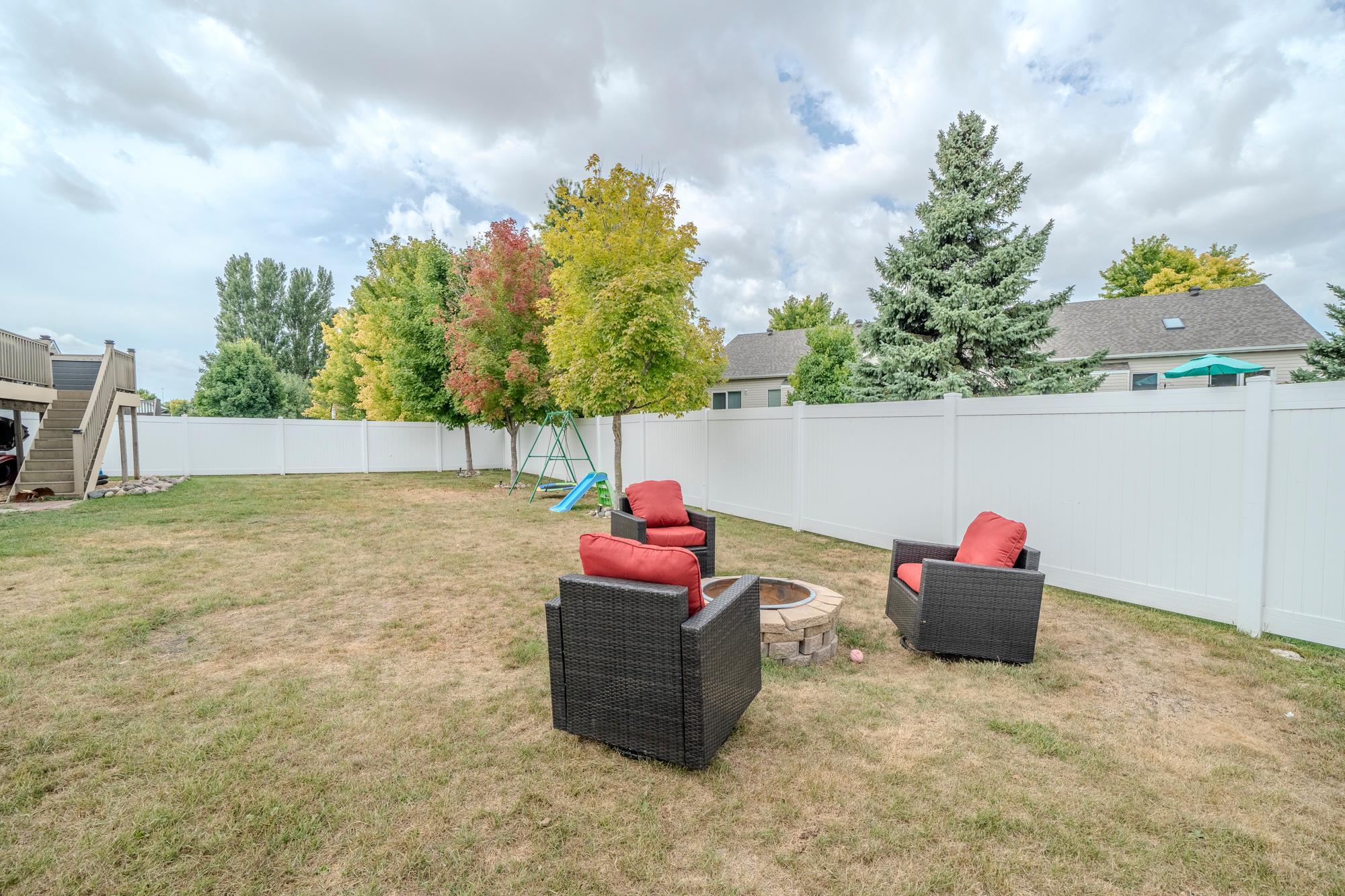 1998 single family home for sale at 2501 PARKVIEW Drive S in Fargo, ND — 4 bed, 3 bath (photo 30 of 32)