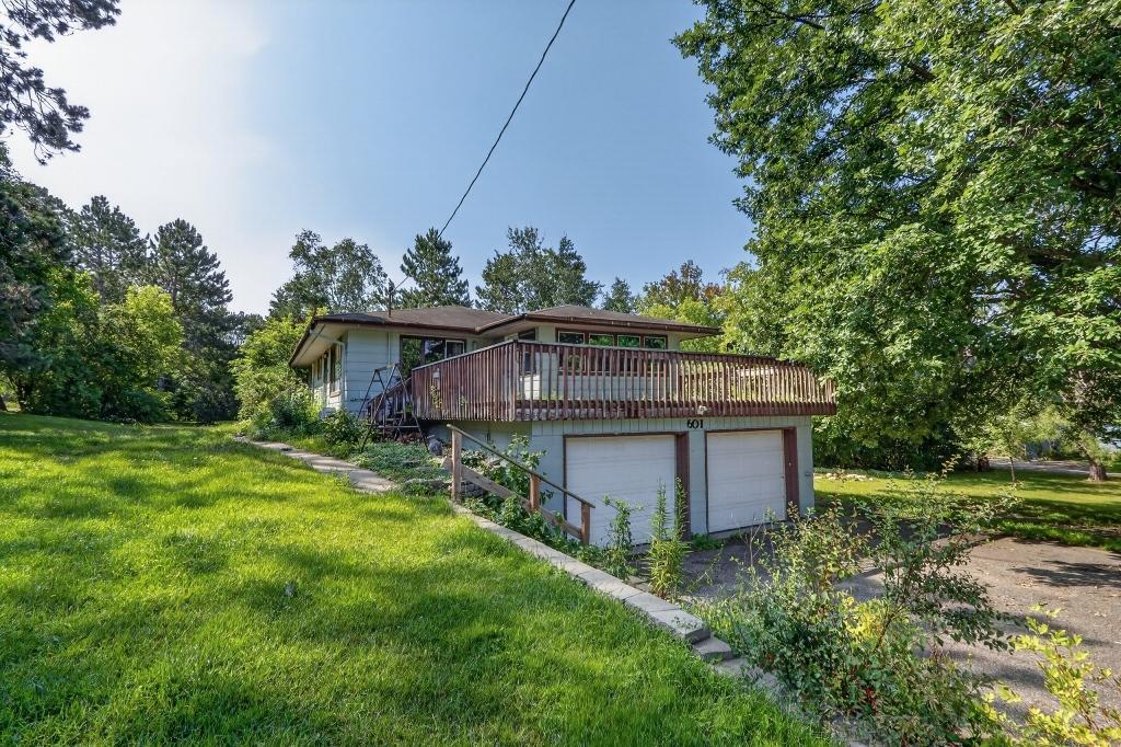1969 single family home for sale at 601 SW 1st Avenue in Grand Rapids, MN — 3 bed, 2 bath (photo 3 of 61)
