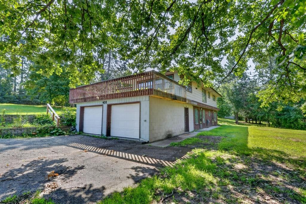 1969 single family home for sale at 601 SW 1st Avenue in Grand Rapids, MN — 3 bed, 2 bath (photo 4 of 61)