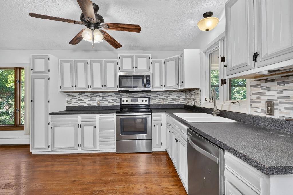 1969 single family home for sale at 601 SW 1st Avenue in Grand Rapids, MN — 3 bed, 2 bath (photo 8 of 61)