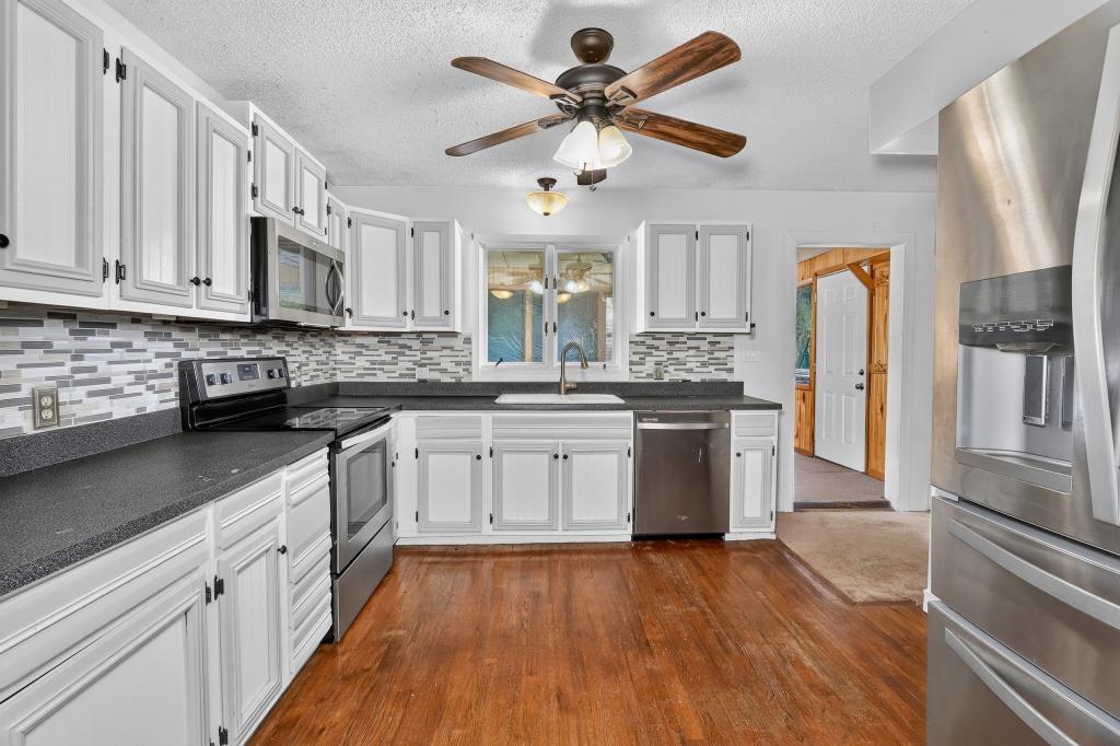 1969 single family home for sale at 601 SW 1st Avenue in Grand Rapids, MN — 3 bed, 2 bath (photo 9 of 61)
