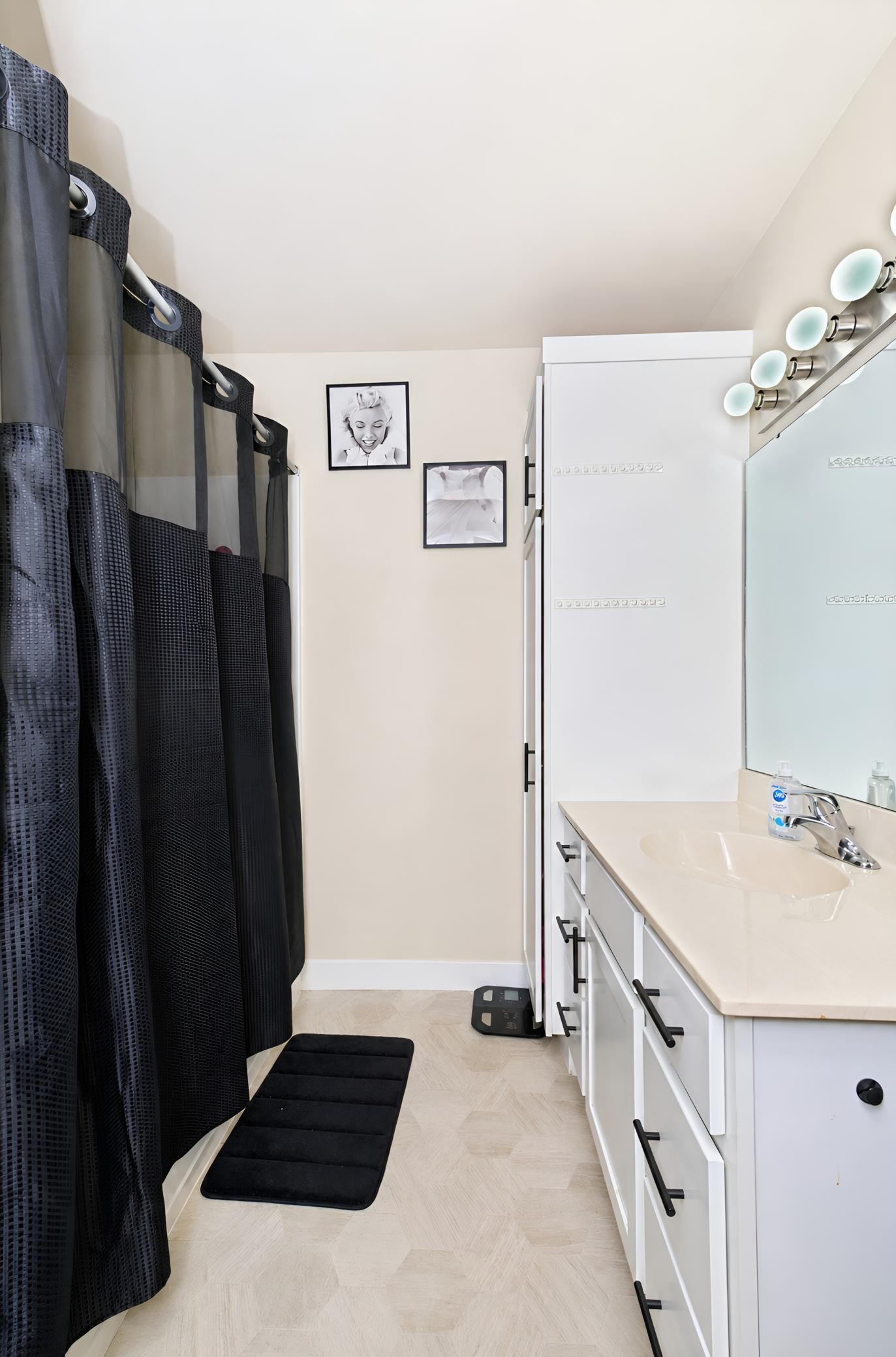 2019 single family home for sale at 2754 10th Street W in West Fargo, ND — 3 bed, 2 bath (photo 18 of 36)
