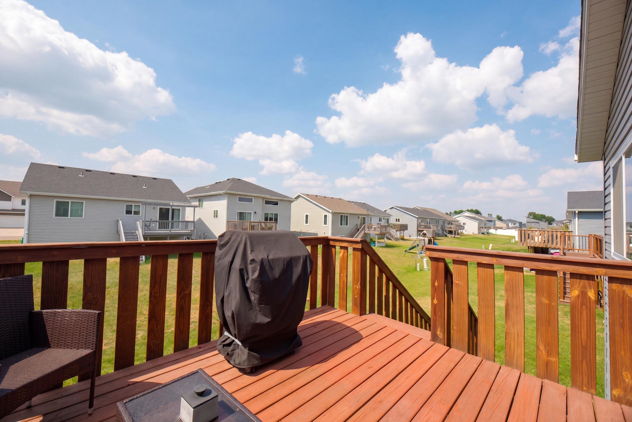 2019 single family home for sale at 2754 10th Street W in West Fargo, ND — 3 bed, 2 bath (photo 30 of 36)