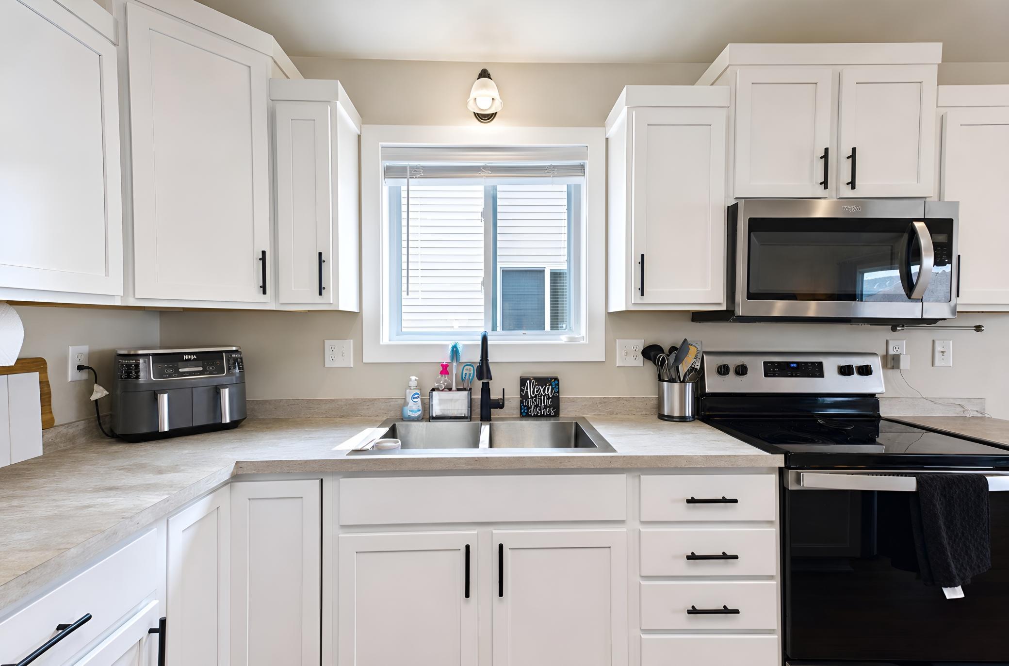 2019 single family home for sale at 2754 10th Street W in West Fargo, ND — 3 bed, 2 bath (photo 7 of 36)